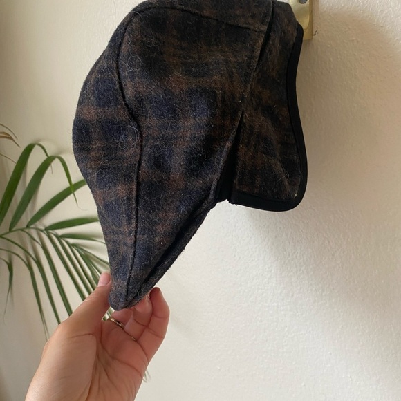 Stetson Men’s Wool Blend Plaid Newsboy Cap with Earflap Vintage Driving Hat - Picture 3 of 6